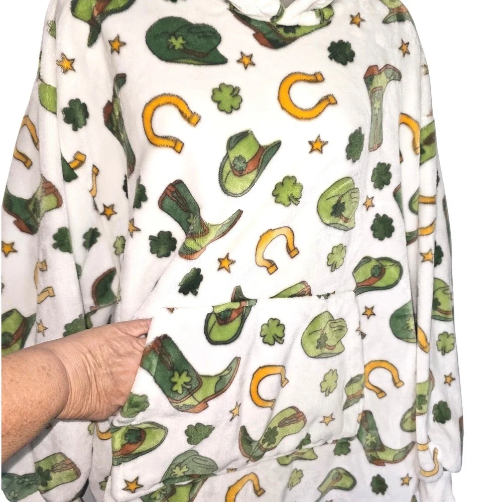 Marlo Lorenz Throwzy Poncho St Patrick's‎ Boots Clover Horseshoe Hats One Size